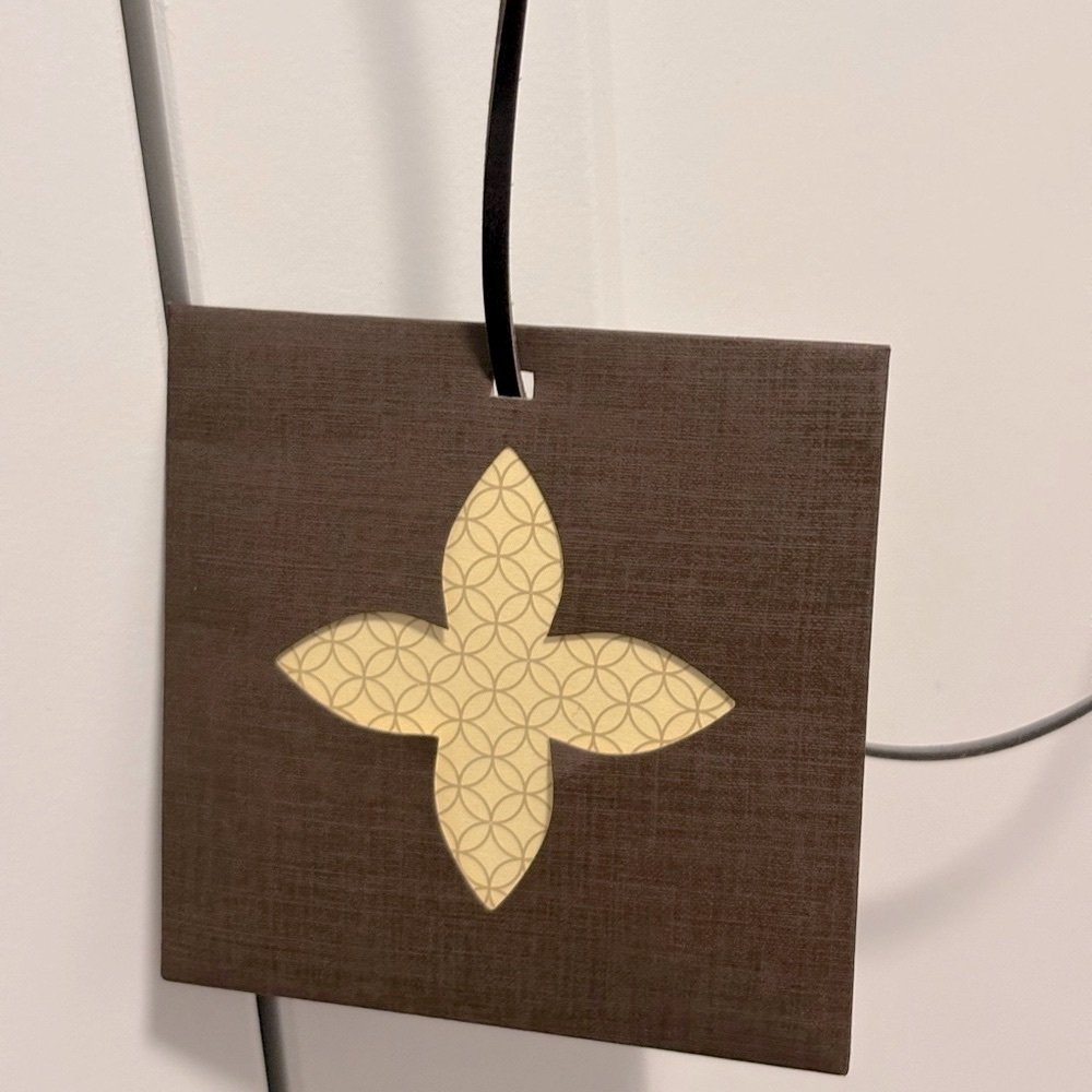 [Louis Vuitton] Lot of 6 - Large & Small Box, 2 Envelopes, Gift Bag & Tag/Card - Picture 8 of 16